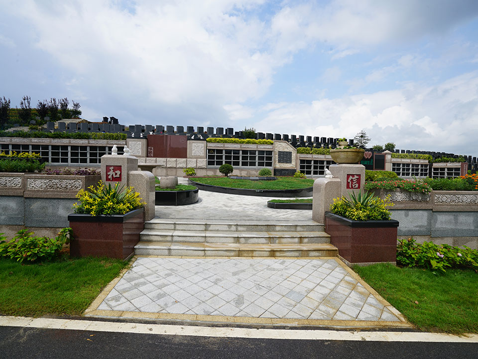 告诉你武汉陵园电话获取墓地价格表和陵园资讯后电话联系办理公墓业务能行吗？