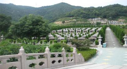 探讨武汉陵园今年的墓地价格区间大概在多少钱？